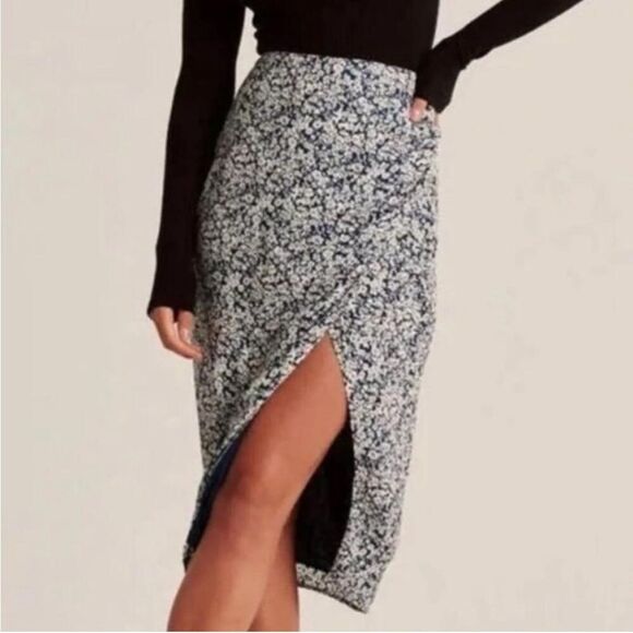 Abercrombie & Fitch Dresses & Skirts - Abercrombie & Fitch | Blue White Floral Wrap Skirt S
